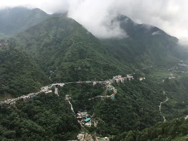 Trek to Bemunda Falls
